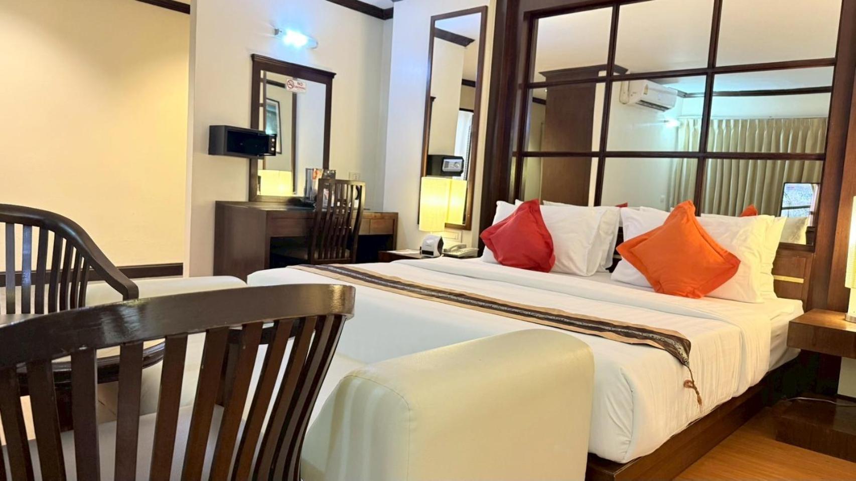 Grand Business Inn Бангкок Экстерьер фото