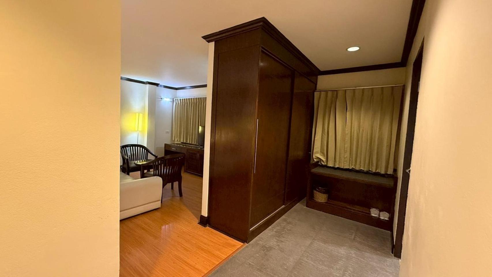 Grand Business Inn Бангкок Экстерьер фото