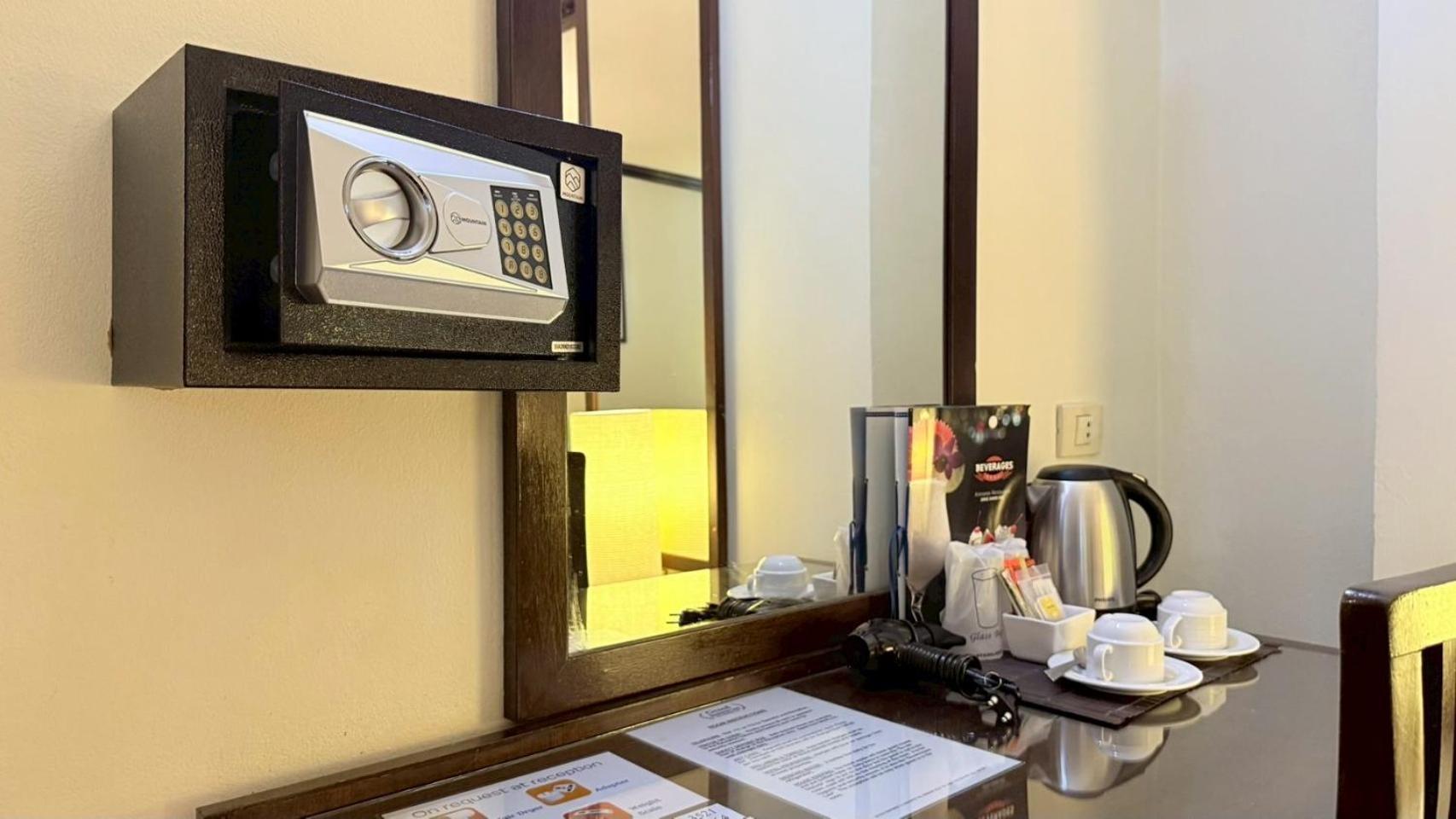 Grand Business Inn Бангкок Экстерьер фото