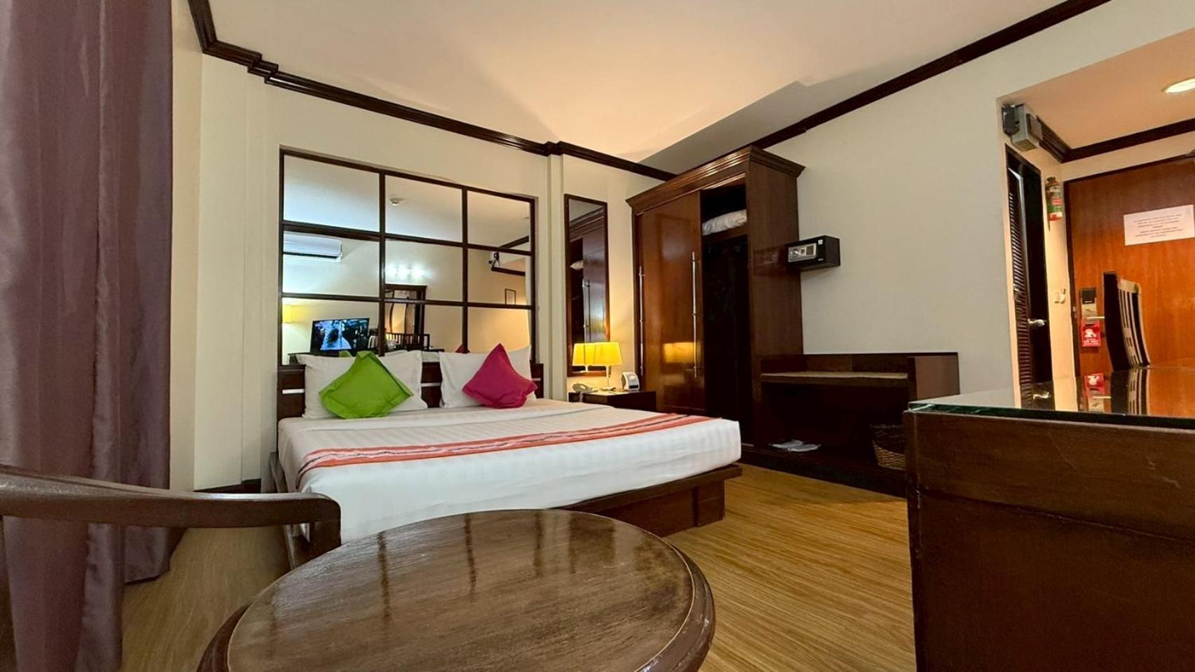 Grand Business Inn Бангкок Экстерьер фото